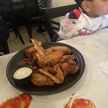 Boxing Crab - Chicken wings with sauce on the side for my nephew - Seafood Near Me - San Diego, California