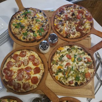 Enoch's Stomp Vineyard & Winery - Cauliflower crust pizzas - New American Near Me - Harleton, Texas