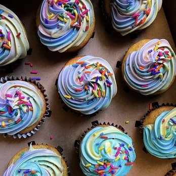 Oak Treats - Rainbow cupcakes for Girl Scout bridging ceremony - Desserts Near Me Oak Treats - Rainbow cupcakes for Girl Scout bridging ceremony - Desserts Near Me