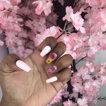 Blooming Nail Bar - Nail Salons Near Me - Burbank, California