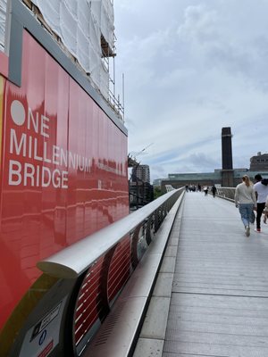 Millennium Bridge by null