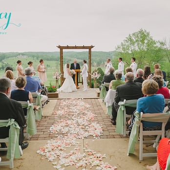 Blueberry Hill Estate - Ceremony on top of the hill - Hotels Near Me - Paoli, Indiana