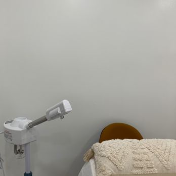 Sundown Esthetics - Treatment Room - Eyelash Service Near Me - Santa Clarita, California Sundown Esthetics - Treatment Room - Eyelash Service Near Me - Santa Clarita, California