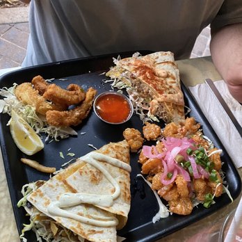 Down the Hatch Maui - Sample Platter - Seafood Near Me - Lahaina, Hawaii