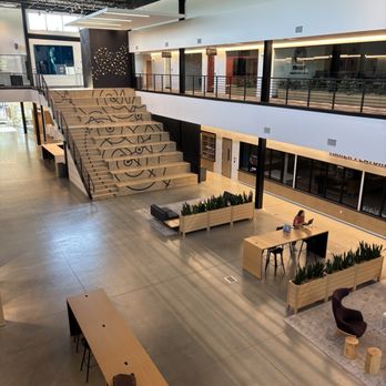 Hub & Spoke - Shared Office Spaces Near Me - Fishers, Indiana Hub & Spoke - Shared Office Spaces Near Me - Fishers, Indiana