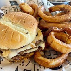 Wayback Burgers - THE STEAKHOUSE BURGER ONION RINGS