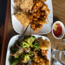 Modern Restaurant - General Tso, Pineapple chicken, broccoli beef.