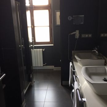 Barceló Brno Palace - Bathroom had a jetted tub - Hotels Near Me - Brno, JM