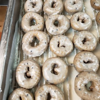 Snowflake Donuts & Bakery - Bakeries Near Me - Baytown, Texas