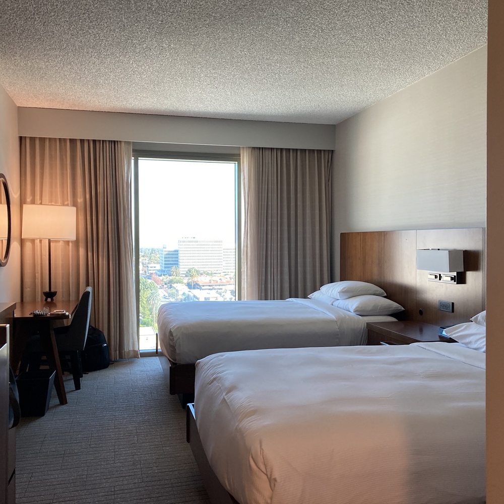 Hilton Pasadena - Two queen bed. - Hotels Near Me - Pasadena, California Hilton Pasadena - Two queen bed. - Hotels Near Me - Pasadena, California