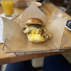 Madruga Bakery - Egg sandwich