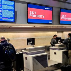 Delta Air Lines - D' Delta Skypriorty line 1-13 - 2024 Sat