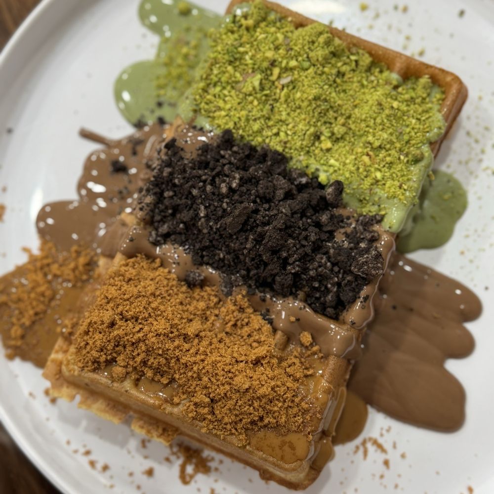 Chocolate House - Trio waffle 8/10 - Creperies Near Me - Bethpage, New York