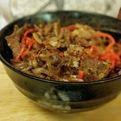 Tawaraya - "Gyu Don" (gebratenes Rindfleisch mit Zwiebeln und Reis)