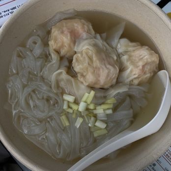 Maxi’s Noodle - Flat rice noodle 1 Topping Noodle Soup - Cantonese Near Me - Flushing, New York Maxi’s Noodle - Flat rice noodle 1 Topping Noodle Soup - Cantonese Near Me - Flushing, New York