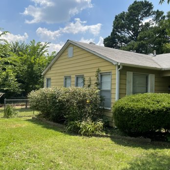 Canter GCS - the front of the house - Lawn Services Near Me Canter GCS - the front of the house - Lawn Services Near Me