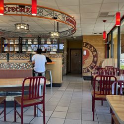 Popeyes Louisiana Kitchen - Inside