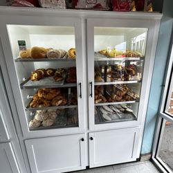Odalys Panaderia Y Pasteleria - Pastries.