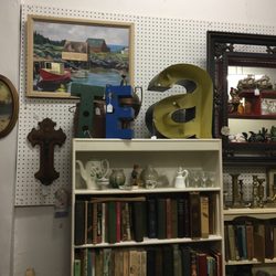Kalamazoo Antiques Market - What's tea girl