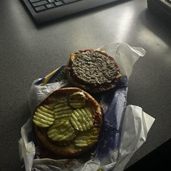 Carl's Jr - Regular Cheeseburger instead of a single Cali cheeseburger - Fast Food Near Me - Sacramento, California