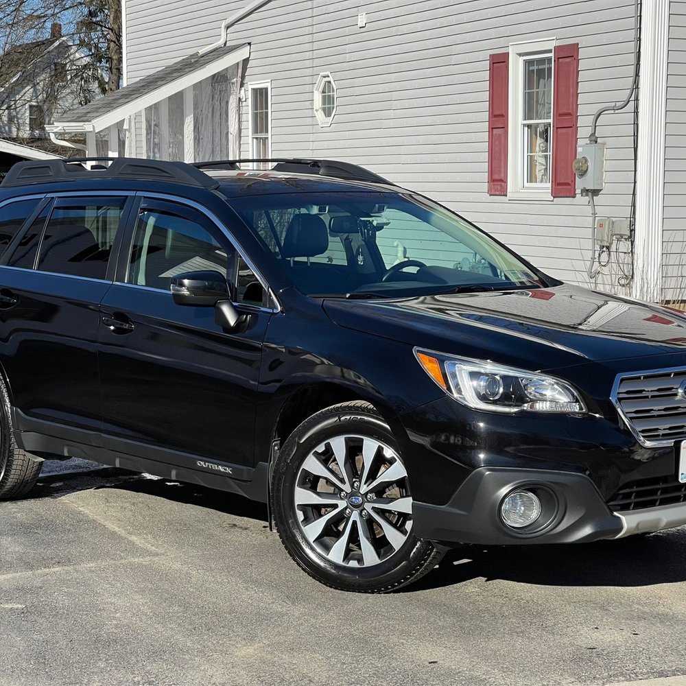2016 Subaru Outback 2.5i Limited with Crystal Black Silica paint. 2016 Subaru Outback 2.5i Limited with Crystal Black Silica paint.
