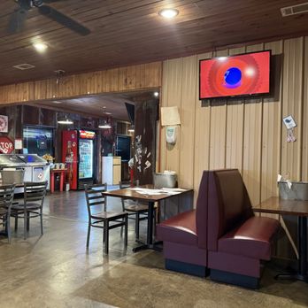 HOMETOWN PIZZA - Updated February 2026 - 28 Photos & 28 Reviews