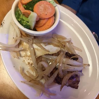 Texas Roadhouse - Steak - Steakhouses Near Me - Ballwin, Missouri