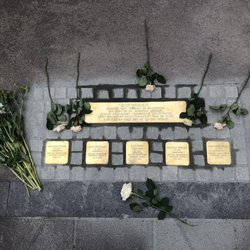 Drägerwerk - "Stolpersteine" zur Erinnerung an ermordete Zwangsarbeiter