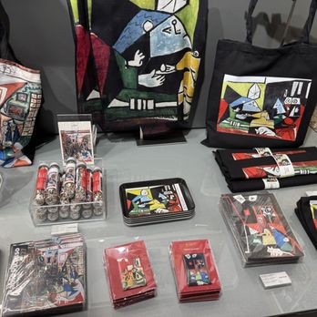 Museu Picasso - Gift shop items - Museums Near Me - Barcelona, B Museu Picasso - Gift shop items - Museums Near Me - Barcelona, B