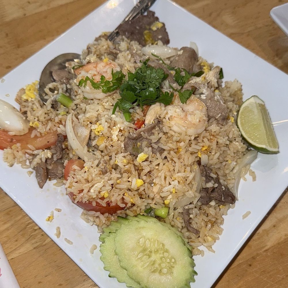 Palms Thai Restaurant - Combination fried rice - Seafood Near Me - Los Angeles, California Palms Thai Restaurant - Combination fried rice - Seafood Near Me - Los Angeles, California