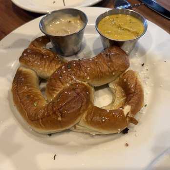 Main Street Tavern - Broken Arrow - Pretzel - Gastropubs Near Me - Broken Arrow, Oklahoma Main Street Tavern - Broken Arrow - Pretzel - Gastropubs Near Me - Broken Arrow, Oklahoma