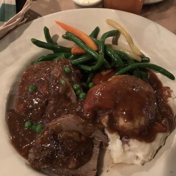 The Common Man Restaurant - Pot roast - American Near Me - Lincoln, New Hampshire The Common Man Restaurant - Pot roast - American Near Me - Lincoln, New Hampshire