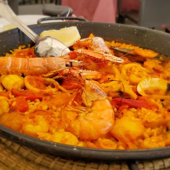 Giralda - Seafood paella for one - Spanish Near Me - Seville, SE