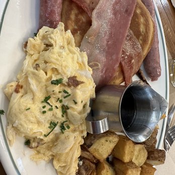 Brunch Corner - All American with pancake - Coffee & Tea Near Me - València, V Brunch Corner - All American with pancake - Coffee & Tea Near Me - València, V
