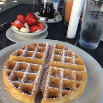 Breakfast House - Vanilla waffle w strawberrries and bananas on the side. Simply delicious. - Breakfast & Brunch Near Me - Chicago, Illinois