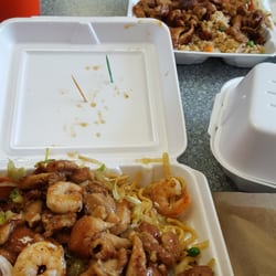 Maki of Japan - Hot, fresh Chicken & Shrimp w/veggies over noodles; Chicken Teriyaki w/veggies over rice...each under $10. Brown rice available