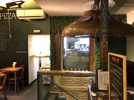 Brew Wild Pizza Bar by null