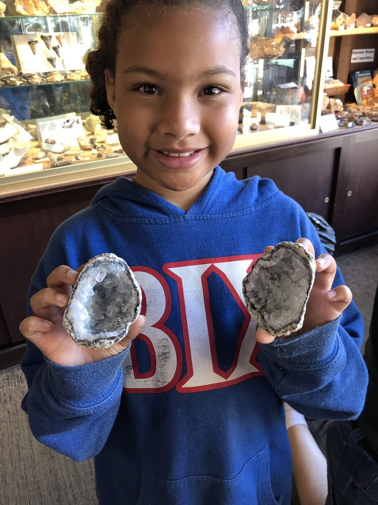 THE ORE CART ROCK SHOP 18 Photos & 23 Reviews 119 W Elkhorn Ave