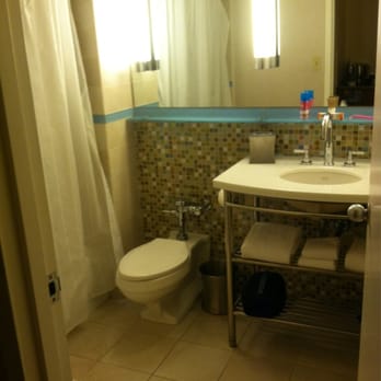Hyatt Regency Baltimore Inner Harbor - Bathroom - Hotels Near Me - Baltimore, Maryland