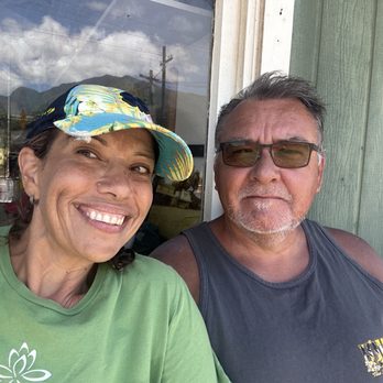 Waikapu On 30 - Waiting for our food - Hawaiian Near Me - Wailuku, Hawaii Waikapu On 30 - Waiting for our food - Hawaiian Near Me - Wailuku, Hawaii