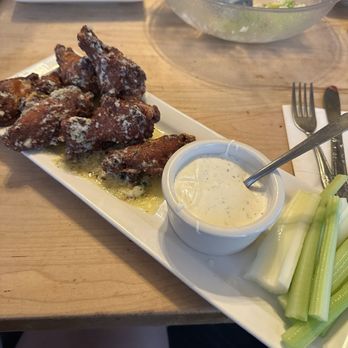 Lou Malnati's Pizzeria - Pizza Near Me - Schaumburg, Illinois