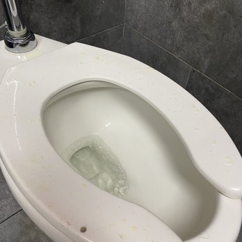 Cicis Pizza - Pee everywhere - Pizza Near Me - HIALEAH, Florida
