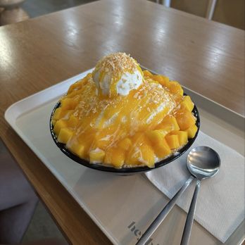 Heybings - mango bingsoo - Desserts Near Me - Costa Mesa, California