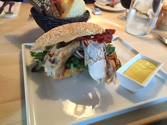 Restaurant Raadhuskælderen by null