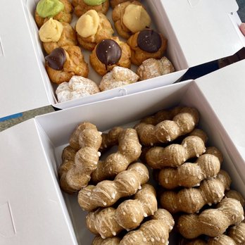 Liliha Bakery - Puffs (green tea, creme, chocolate, and coco puff) and mochi donuts - Bakeries Near Me - Honolulu, Hawaii