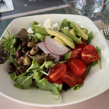 San Pietro Milano - Insalata mediterranea - Cafes Near Me - Milan, Michigan San Pietro Milano - Insalata mediterranea - Cafes Near Me - Milan, Michigan