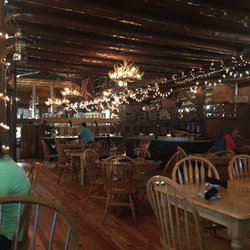 Middleburg Steak & Seafood - Decor