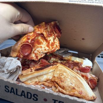 Giovanni's Pizza - Asked for extra sauce and there was 3x the sauce and it was so soggy that the whole pizza fell apart - Pizza Near Me - Flatwoods, Kentucky