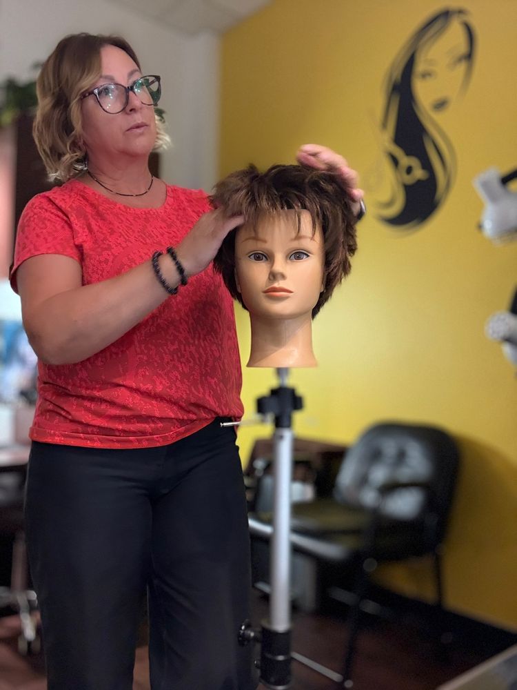 Svetlana's Hair Studio Logo