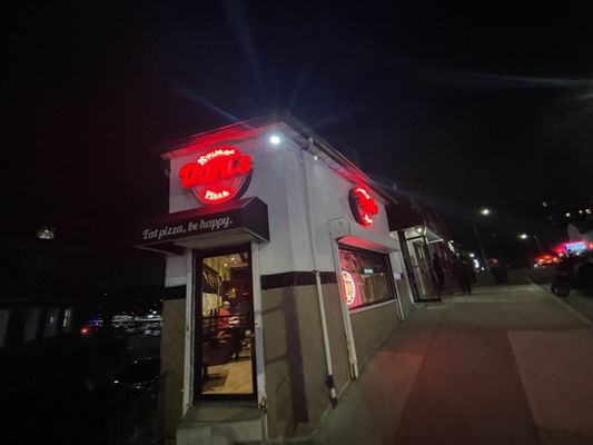 Dani's House of Pizza by null